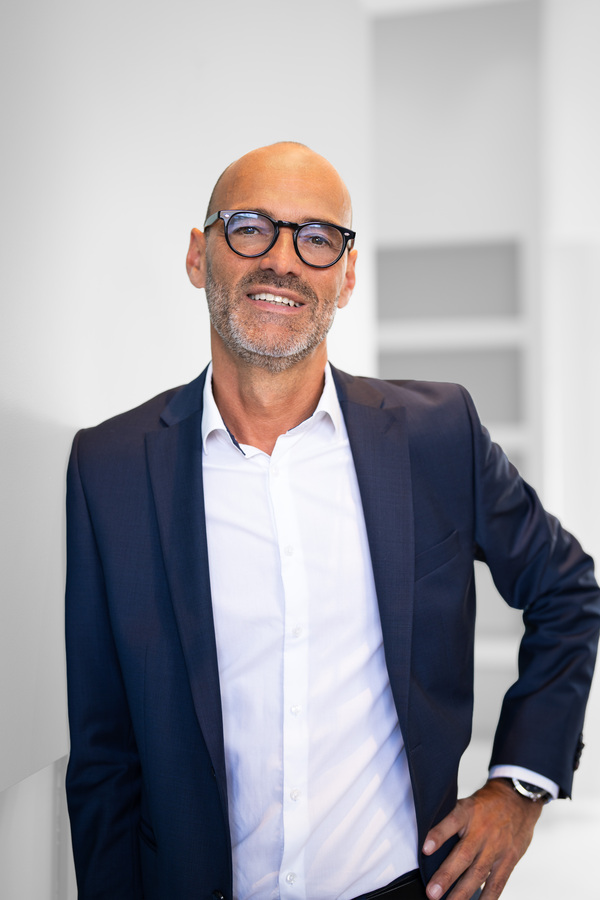 Portrait original de Daniel Jaspar, fondateur de Talent-Up.